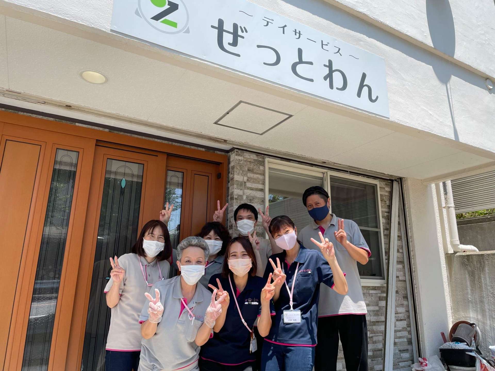 スタッフの働く姿